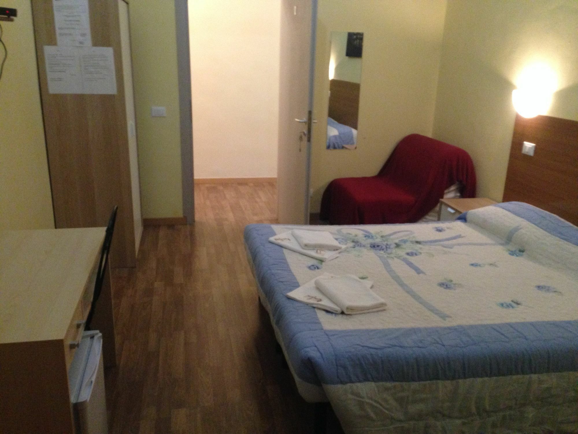 Dixi Bird Guesthouse Рим Экстерьер фото